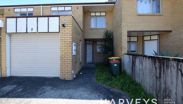 Charming Ranui Rental: Budget-Friendly Living - Photo 1