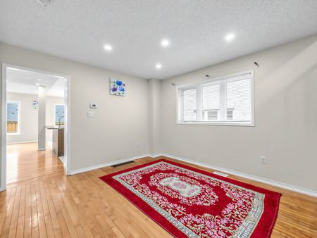 For Lease - 9 Barnham Street, Ajax, Ontario - Photo 5