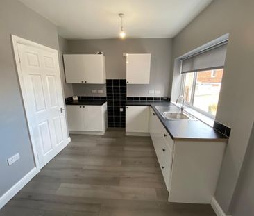 3 bedroom terraced house to rent - Photo 3