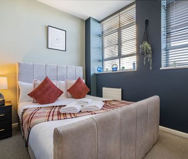 2 Bed Flat, North Street, BN1 - Photo 3