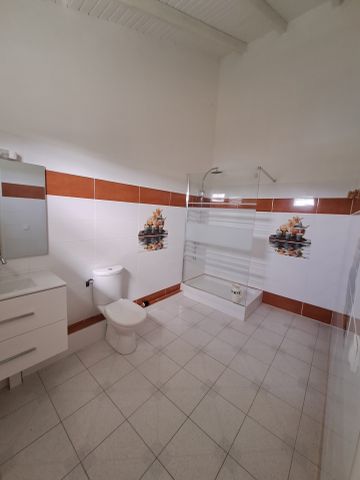 Location Maison 4 pièces 100m² STE ROSE 97115 - Photo 5