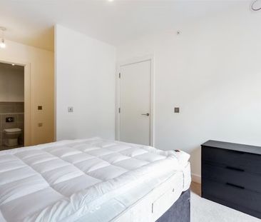 2 bedroom apartment - Photo 2