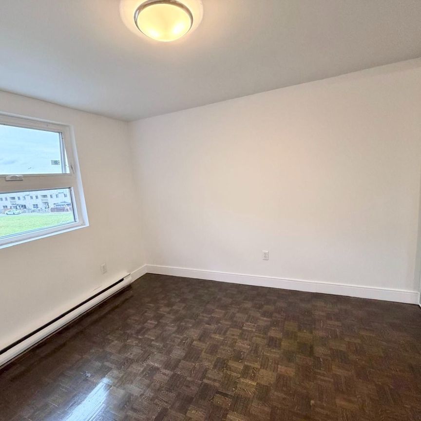 For Lease - 7555 Goreway Drive Unit# 131, Mississauga, Ontario - Photo 1