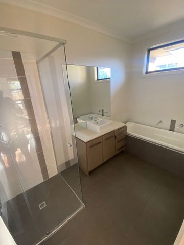 West Footscray - Photo 2