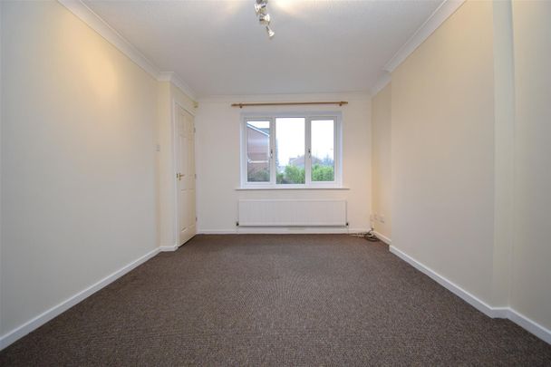 St Peters Gate, Ossett - Photo 1