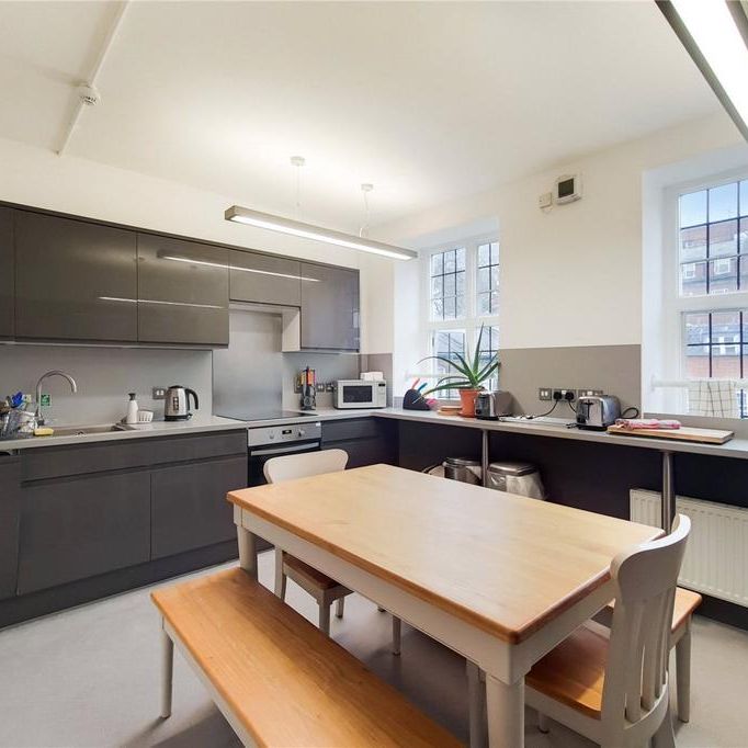 House share to rent - Photo 1