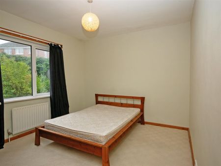 2 Ava Crescent, Ormeau Road, - Photo 3