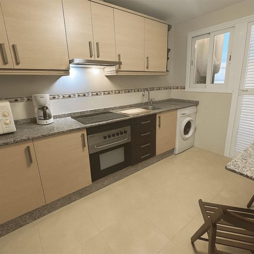 Piso de alquiler en Carrer Oscar Espla, 17, Zona Pueblo - Photo 1