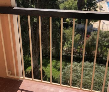 HYERES QUARTIER OLBIUS RIQUIER T4 75 M2 LOUE VIDE 1160 EURCC - Photo 3