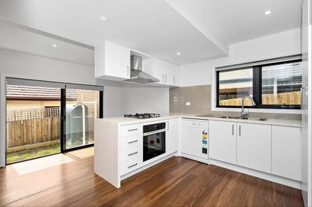 3 bedroom townhouse - modern living in Pascoe Vale! - Photo 5