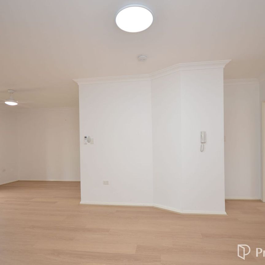 Three Bedroom, Two Bathroom Apartment - Photo 1