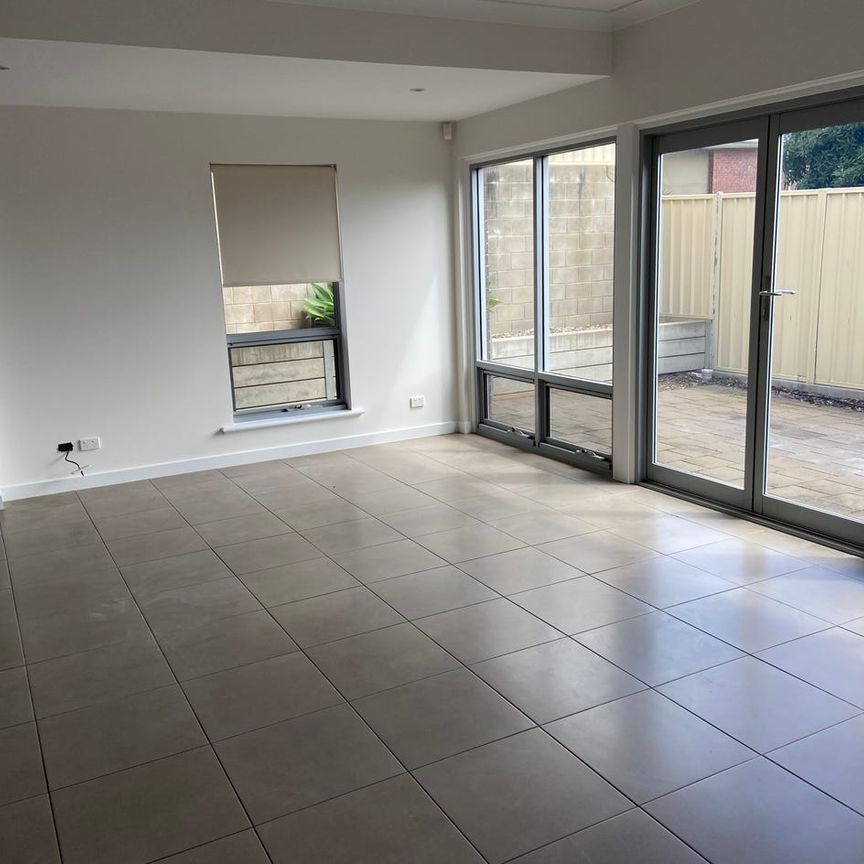 SUPERB RESIDENCE IN SOUGHT AFTER LOCATION - Photo 1