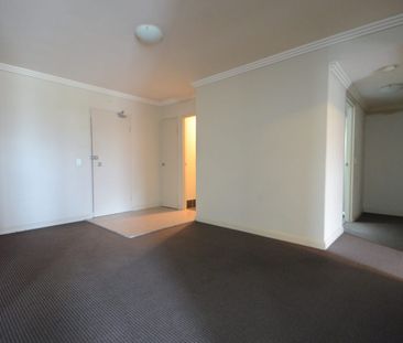 LOVELY 2 BEDROOM IN HANDY LOCATION! - Photo 1