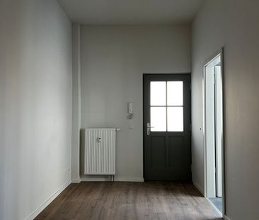 ERSTBEZUG - große 2-Raum Altbauwohnung mit Veranda - Photo 1