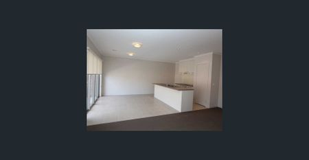 Alfredton 3BR, 2BA, family home, quiet street, double garage, secure enclosed yard - Photo 5