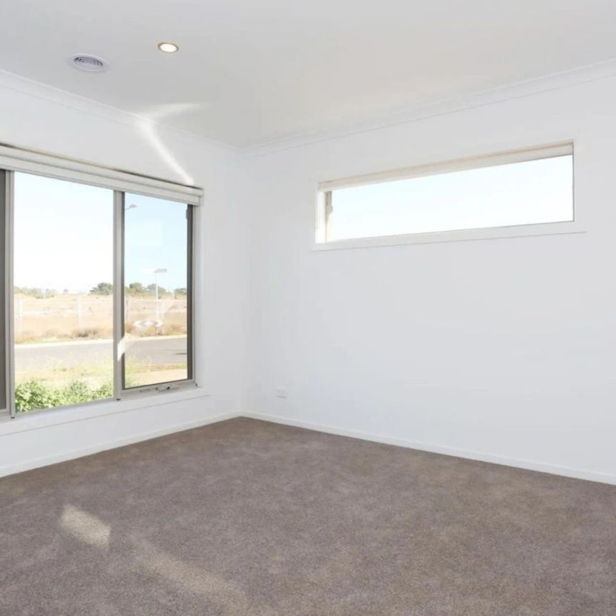 10 Kempsey Street, Werribee. - Photo 1