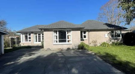 Spacious and well-appointed 3 Bedroom home - Photo 3