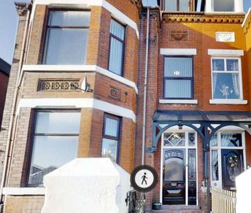 8 bedroom house of multiple occupation to rent - Photo 5