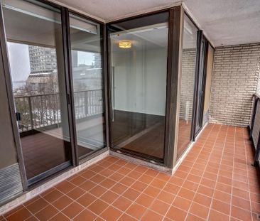 For Lease - 33 Harbour Square Unit# 512, Toronto, Ontario - Photo 3