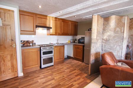 2 bedroom terraced house to rent - Photo 3