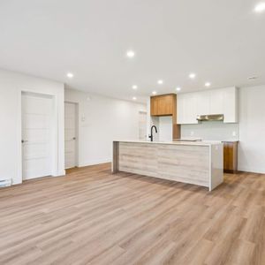 3 CH - 1 SDB - Huntingdon - $1,350 /mo - Photo 2