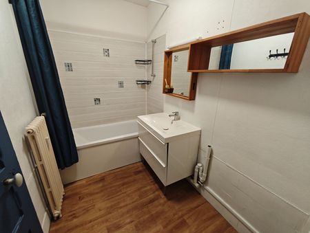 T2 NON MEUBLE de 53,90m2 – Boulevard Carnot réf 5881 - Photo 3