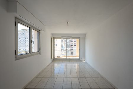 Location Appartement 2 pièces 43m² LES SABLES D OLONNE 85100 - Photo 2