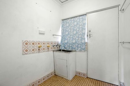 Relaxed Mandurah Living with Great Entertaining Space - Photo 3