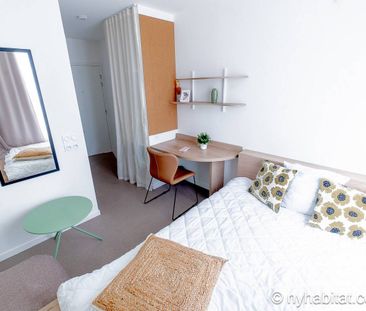 Logement à Paris, Location meublée - Photo 3