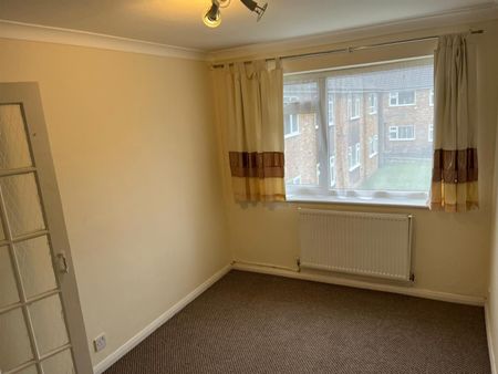 2 bed flat to rent in Kingsfield Road, Oxhey, WD19 - Photo 3