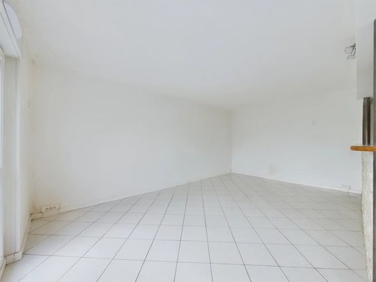 Trois pièces proche de l'hôpital - Photo 1