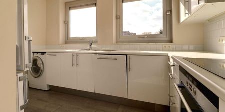 Appartement te huur in Oudergem voor € 1.700 met 3 slaapkamers - Photo 2