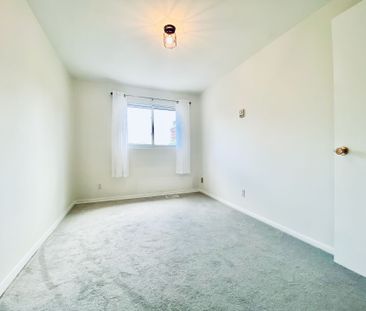 For Lease - 2020 Pharmacy Avenue Unit# 2, Toronto, Ontario - Photo 6