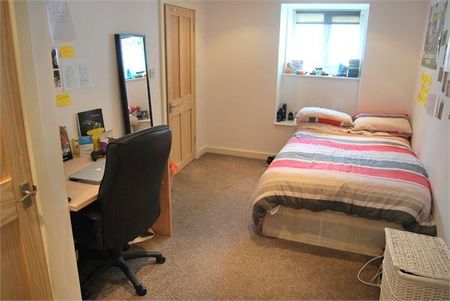 3 bedroom detached bungalow to rent - Photo 4