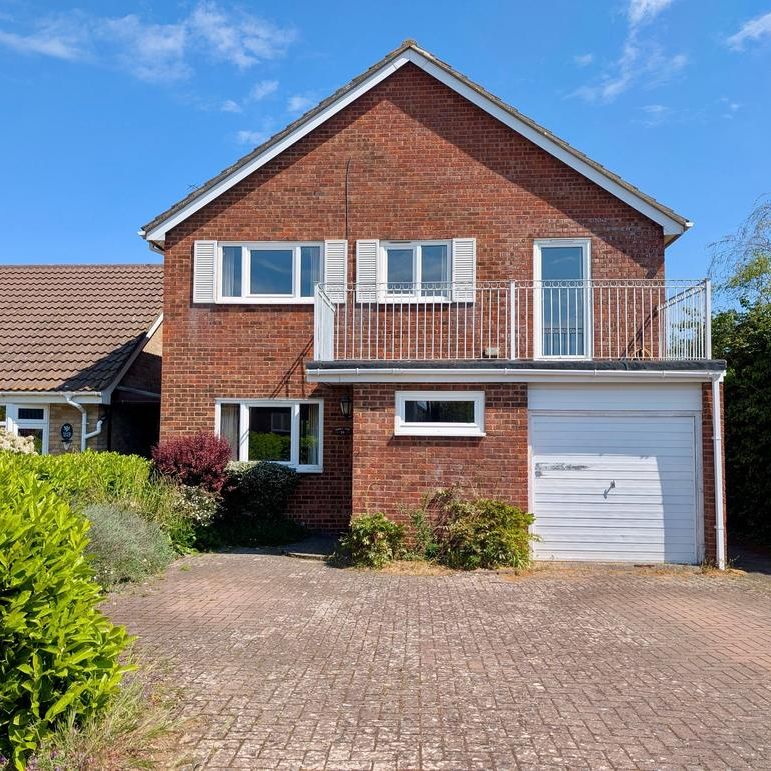 4 bedroom detached house to rent - Photo 1