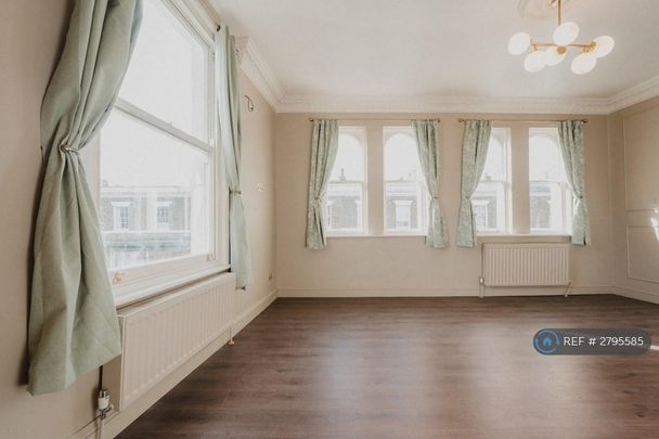 2 bedroom flat to rent - Photo 1