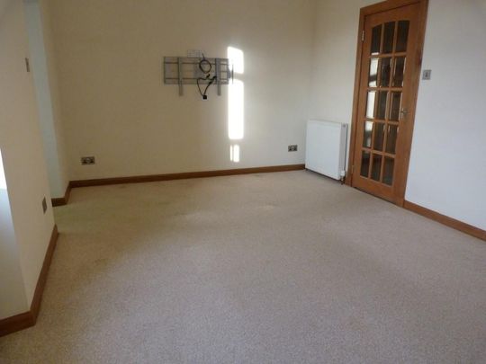 3 bedroom end of terrace house to rent - Photo 1