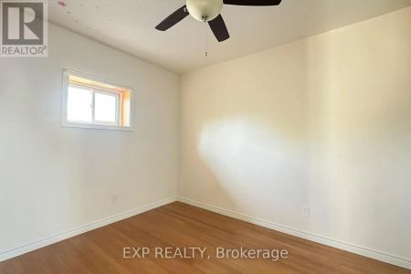 42 FORIN STREET - Photo 4