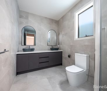 Family Home - Photo 4