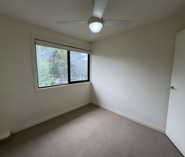 3 Bedroom Townhouse in Prime Location – Close to Monash Medical Cen... - Photo 4