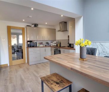 2 bedroom semi-detached house to rent - Photo 4