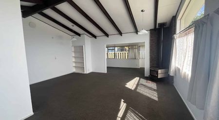 Springvale Family Home - Photo 2