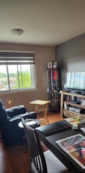 3.5 À LAVAL TRÈS TRANQUILLE AVEC ASCENSEUR! - Photo 1