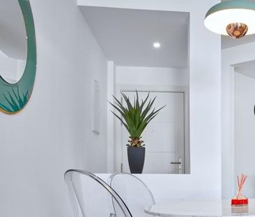 2 bedroom luxury Flat for rent in Nueva Andalucia, Spain - Photo 3