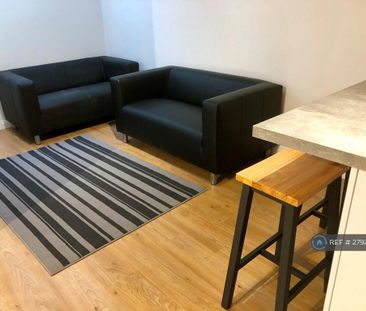 5 bedroom semi-detached house to rent - Photo 1