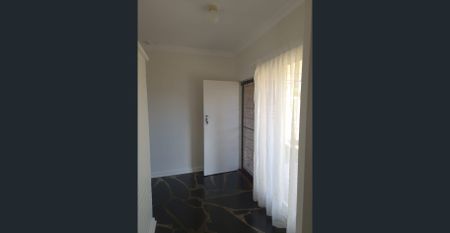 Beautiful 2 bedroom home - with Solar and battery backup - Photo 4