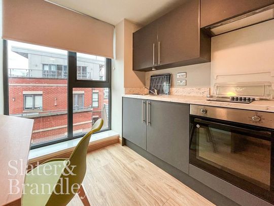 Studio to rent - Photo 1