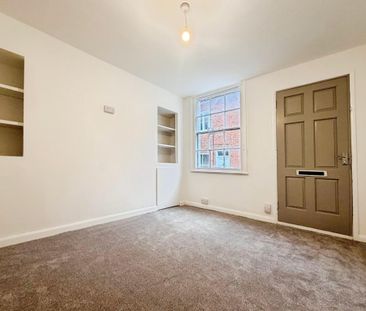 5 bedroom end of terrace house to rent - Photo 2