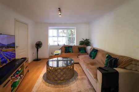 3 bedroom detached house to rent - Photo 5