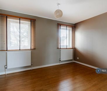 2 bedroom end of terrace house to rent - Photo 5